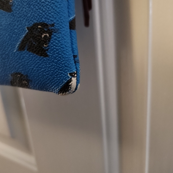 Dooney and bourke crossbody - Picture 4 of 6